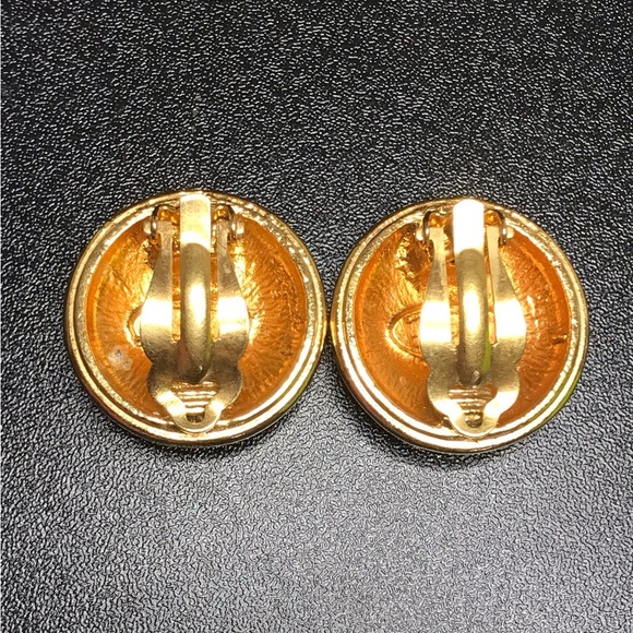 ❣️SOLD❣️CHANEL VINTAGE EARRINGS - Picture 3 of 4